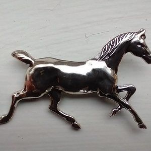 Beau Sterling Running Horse pin